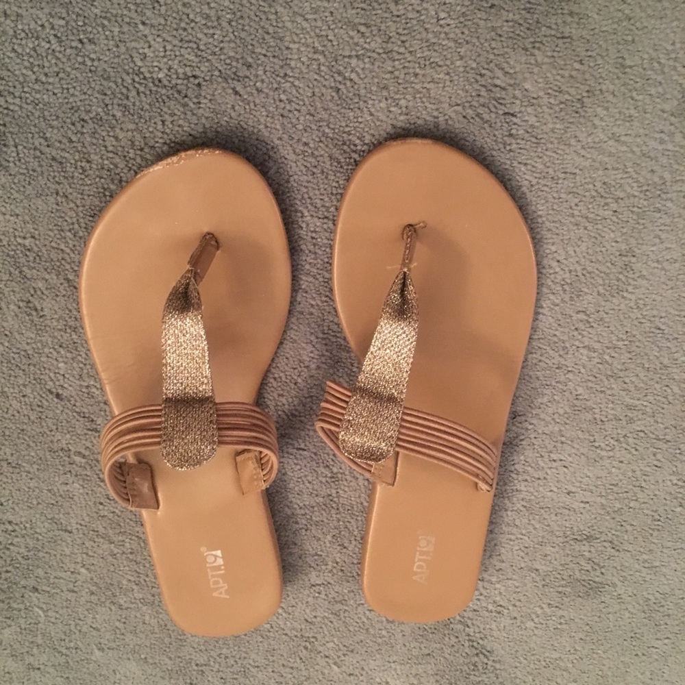 Apt 9 gold sandals 👡